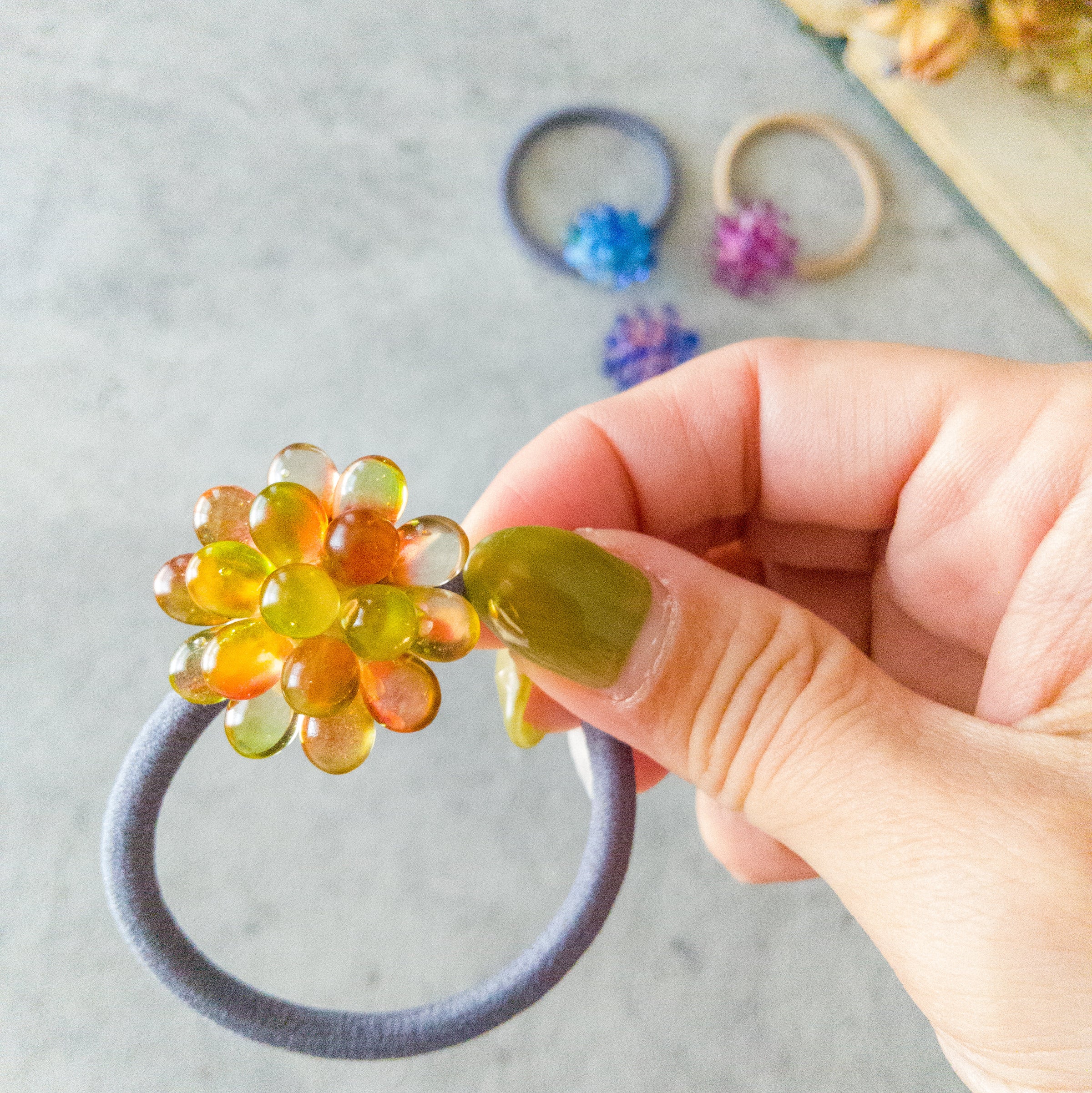 しずく型チェコビーズのヘアゴム/ポニーフック | kana-buhi 